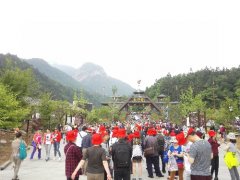 中国旅游日“引爆”天堂寨