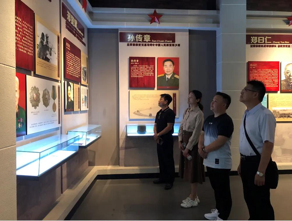 “踏寻红色足迹,传承革命精神”党建共建活动