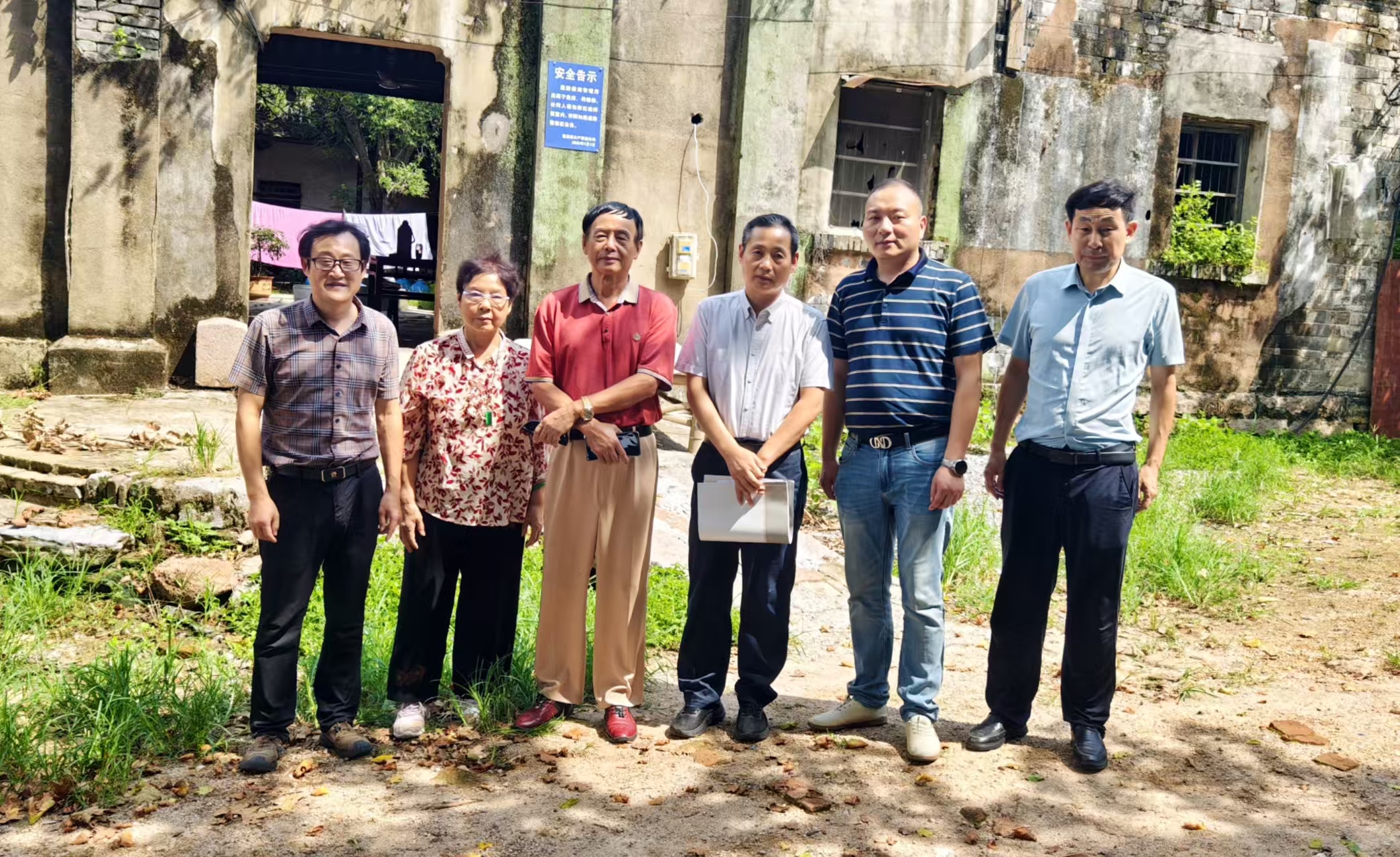 柏文蔚曾孙率团考查枞阳松柏山庄 助力打造爱国主义教育基地