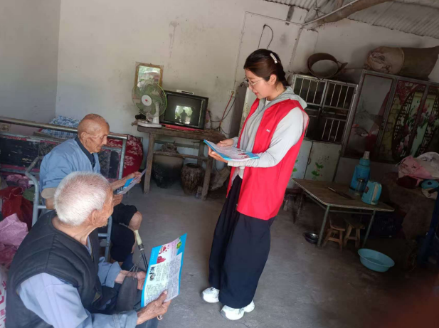 情暖助残日 服务暖人心
